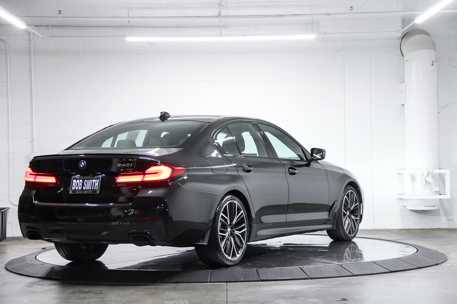 Used 2023 BMW 540i w/ M Sport Package RWD image 6