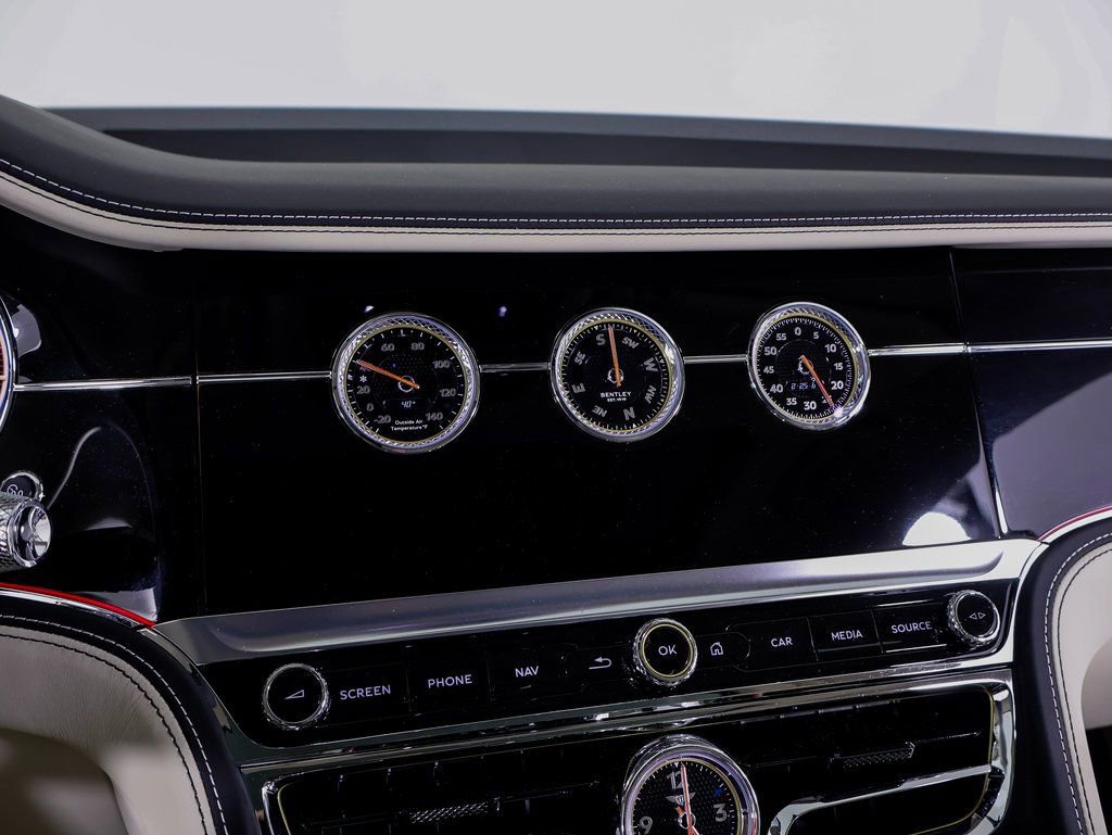 Used 2024 Bentley Flying Spur V8 image 27