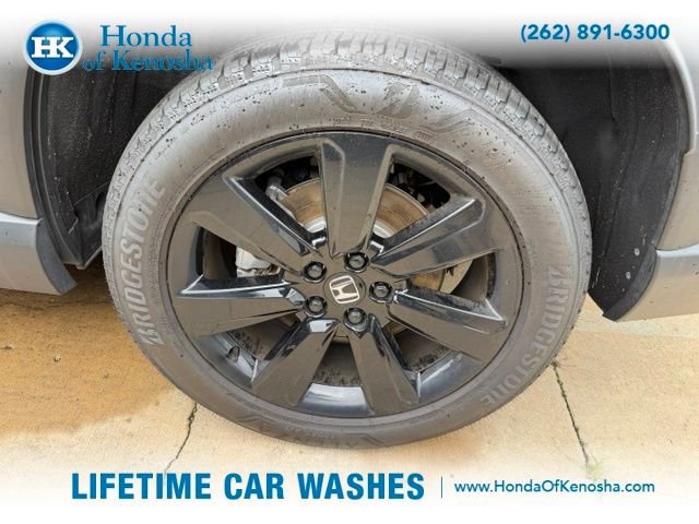 Used 2025 Honda Pilot Black Edition image 3