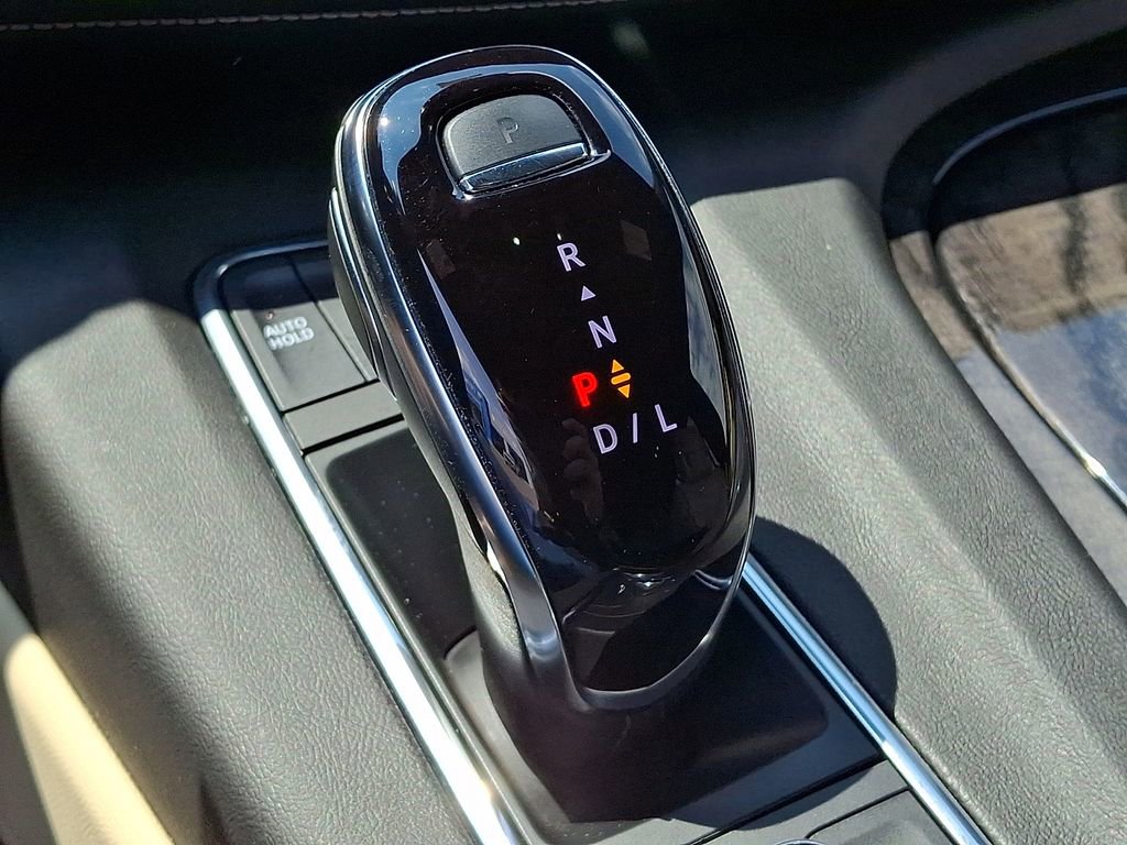 Used 2024 Cadillac Escalade ESV Premium Luxury w/ Performance Package image 14