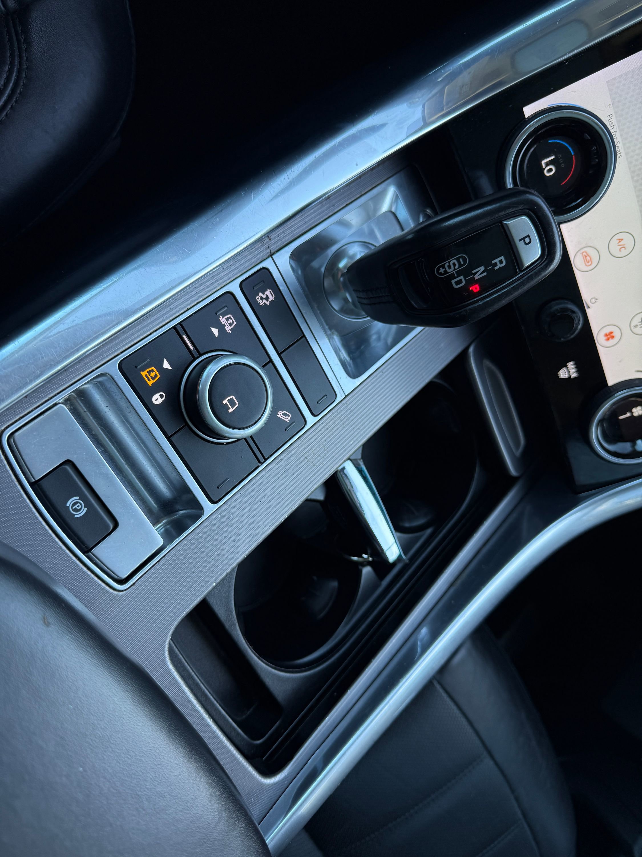 Used 2020 Land Rover Range Rover Sport HSE image 34