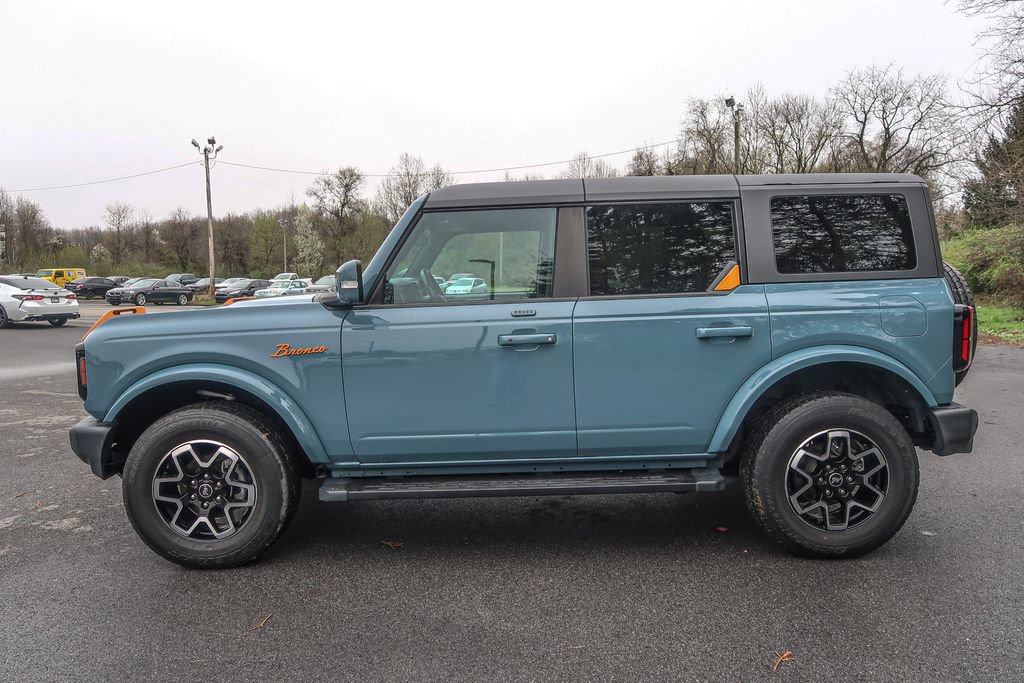 Used 2023 Ford Bronco Outer Banks AWD/4WD image 2