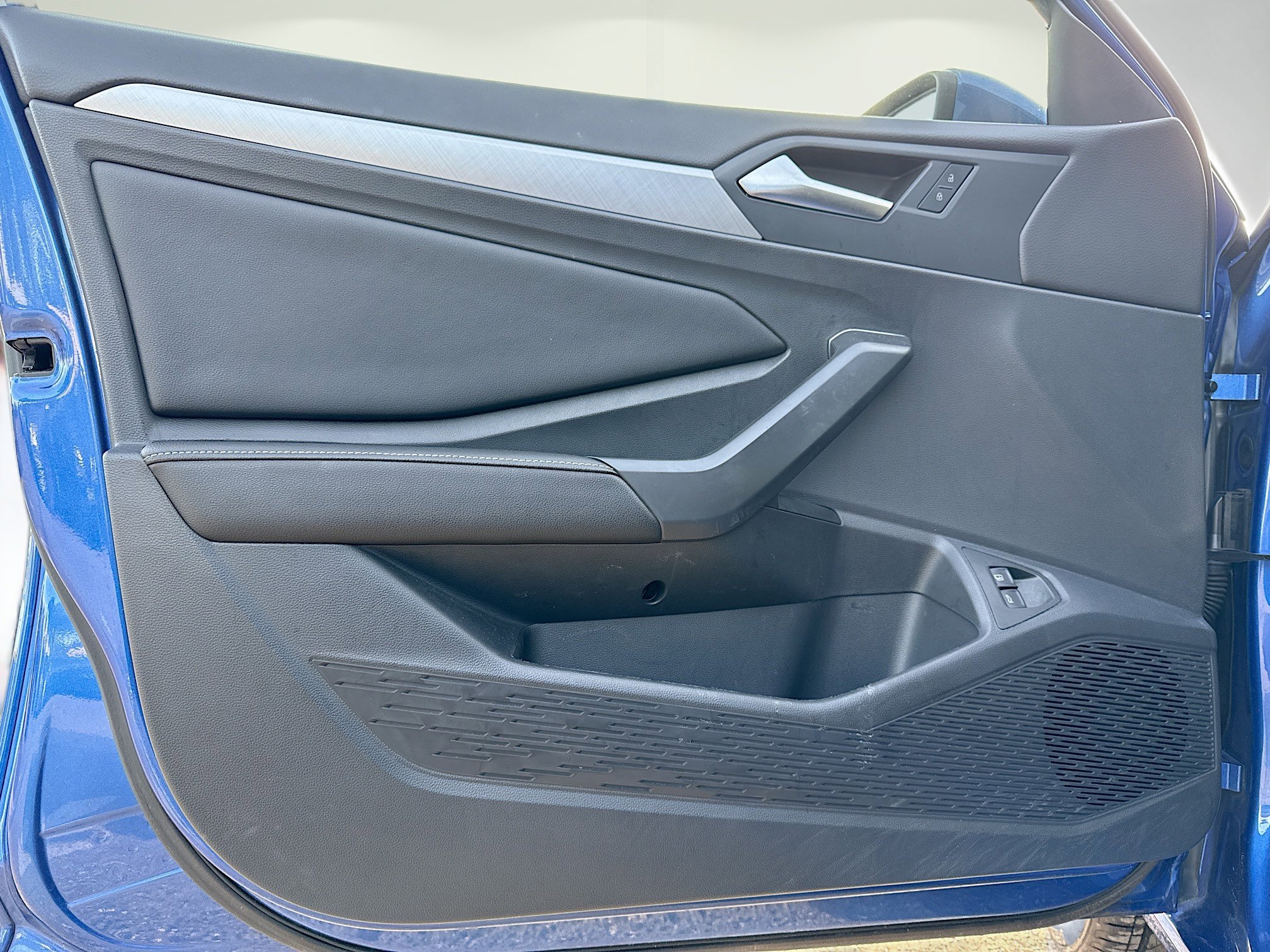 Used 2023 Volkswagen Jetta SE w/ Panoramic Sunroof Package image 20