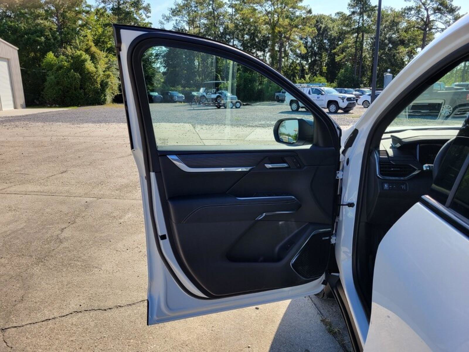 New 2026 GMC Acadia Elevation w/ Black Edition image 13