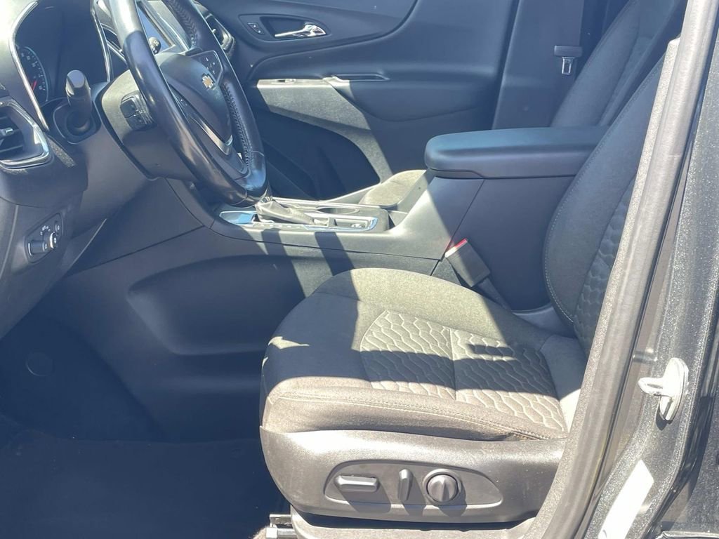 Used 2020 Chevrolet Equinox LT FWD image 18