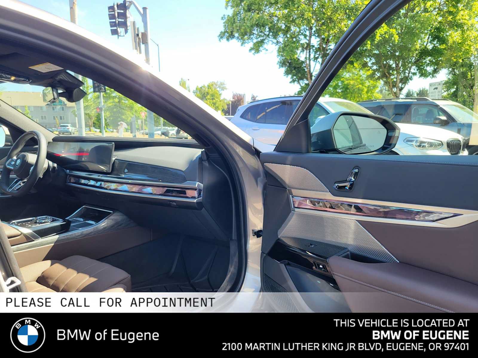 Used 2025 BMW i7 eDrive50 w/ M Sport Package RWD image 10
