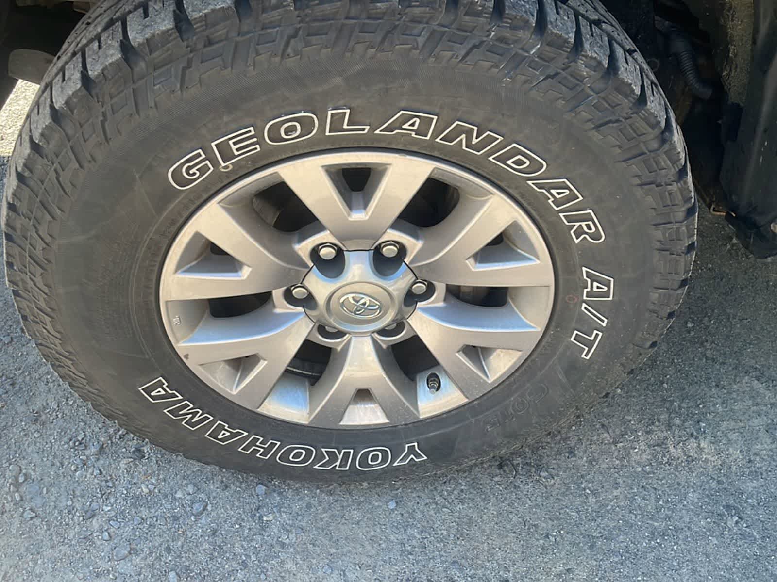 Used 2017 Toyota Tacoma SR5 w/ Tow Package AWD/4WD image 22