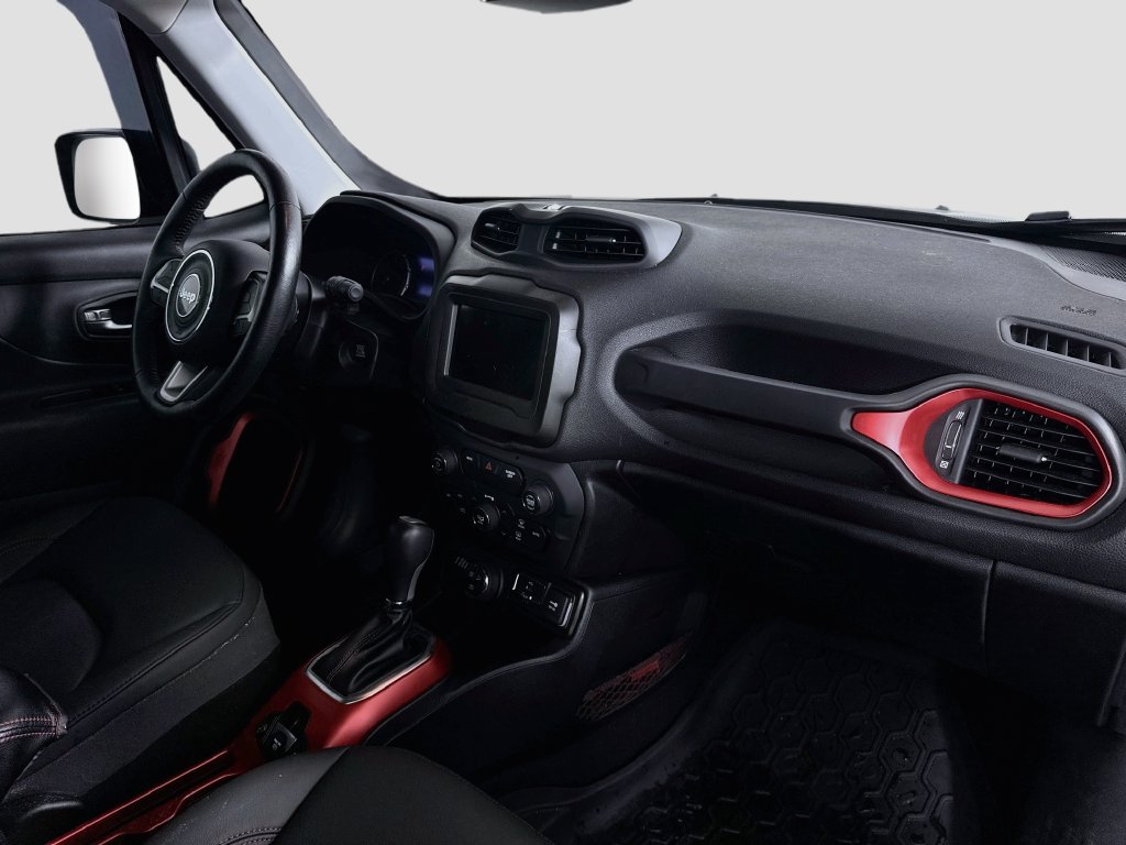 Used 2020 Jeep Renegade Trailhawk w/ Premium Leather Group AWD/4WD image 29