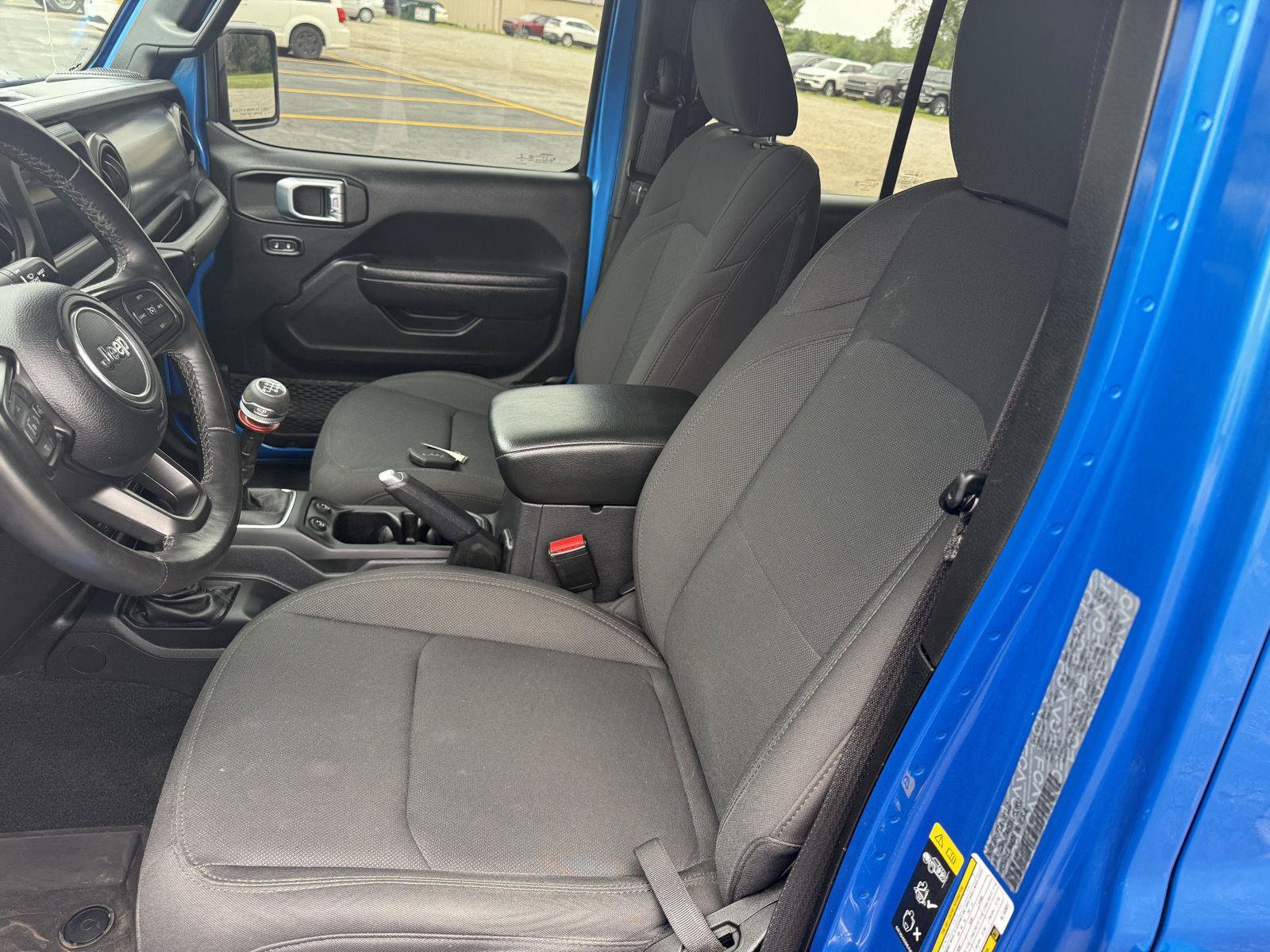 Used 2022 Jeep Gladiator Sport AWD/4WD image 12