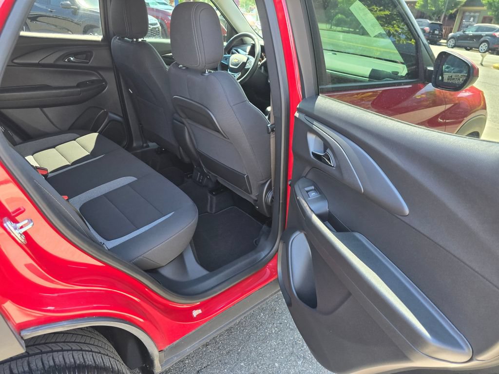Used 2026 Chevrolet TrailBlazer LT w/ Convenience Package AWD/4WD image 15