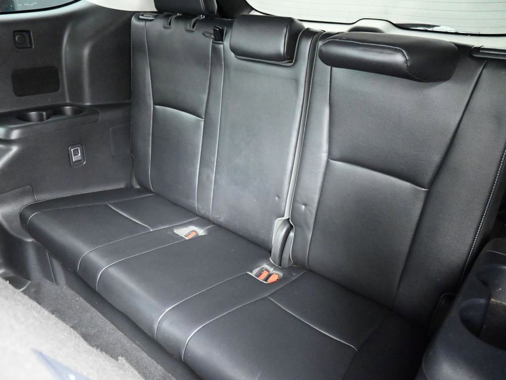 Certified 2020 Toyota Highlander Platinum w/ Preferred Accessory Package AWD/4WD image 22