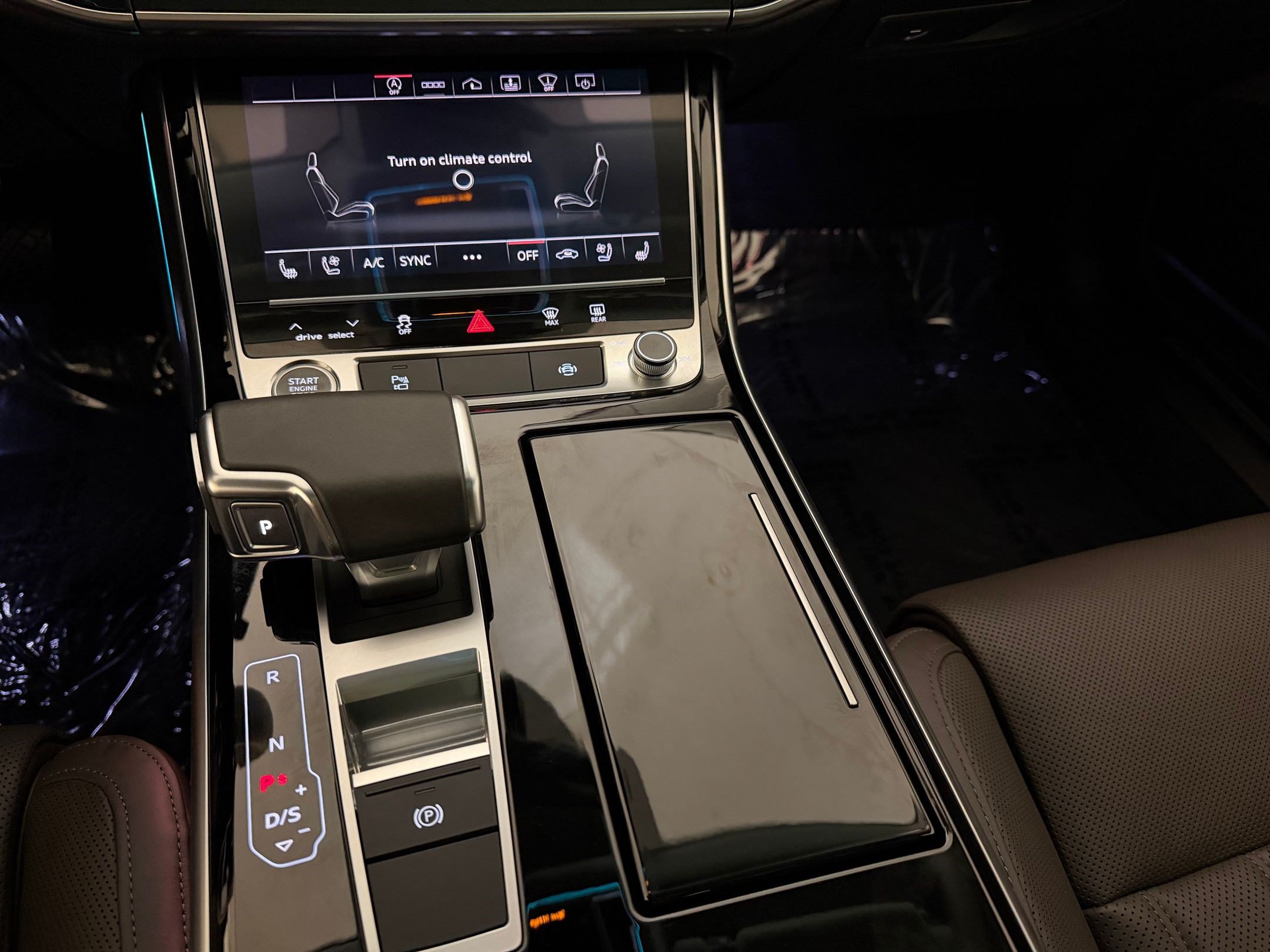 Used 2021 Audi A8 L 4.0T w/ Executive Plus Package AWD/4WD image 17