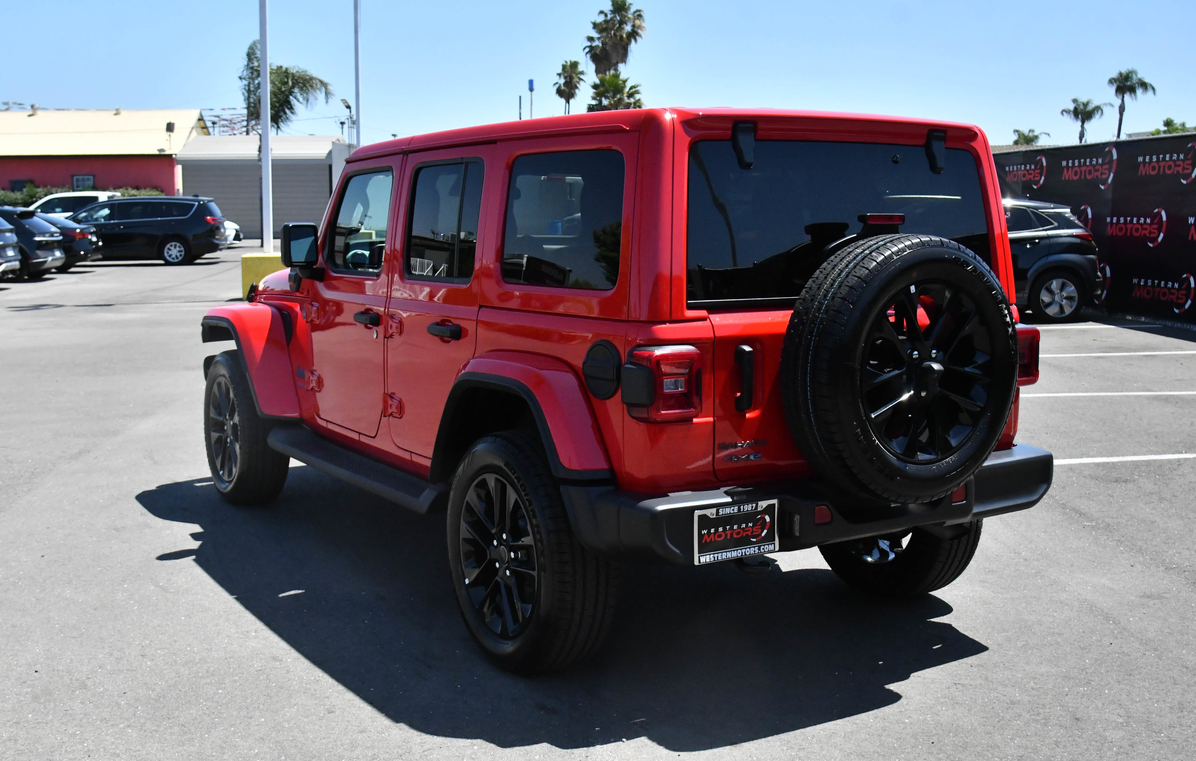 Used 2025 Jeep Wrangler Unlimited Sahara AWD/4WD image 6