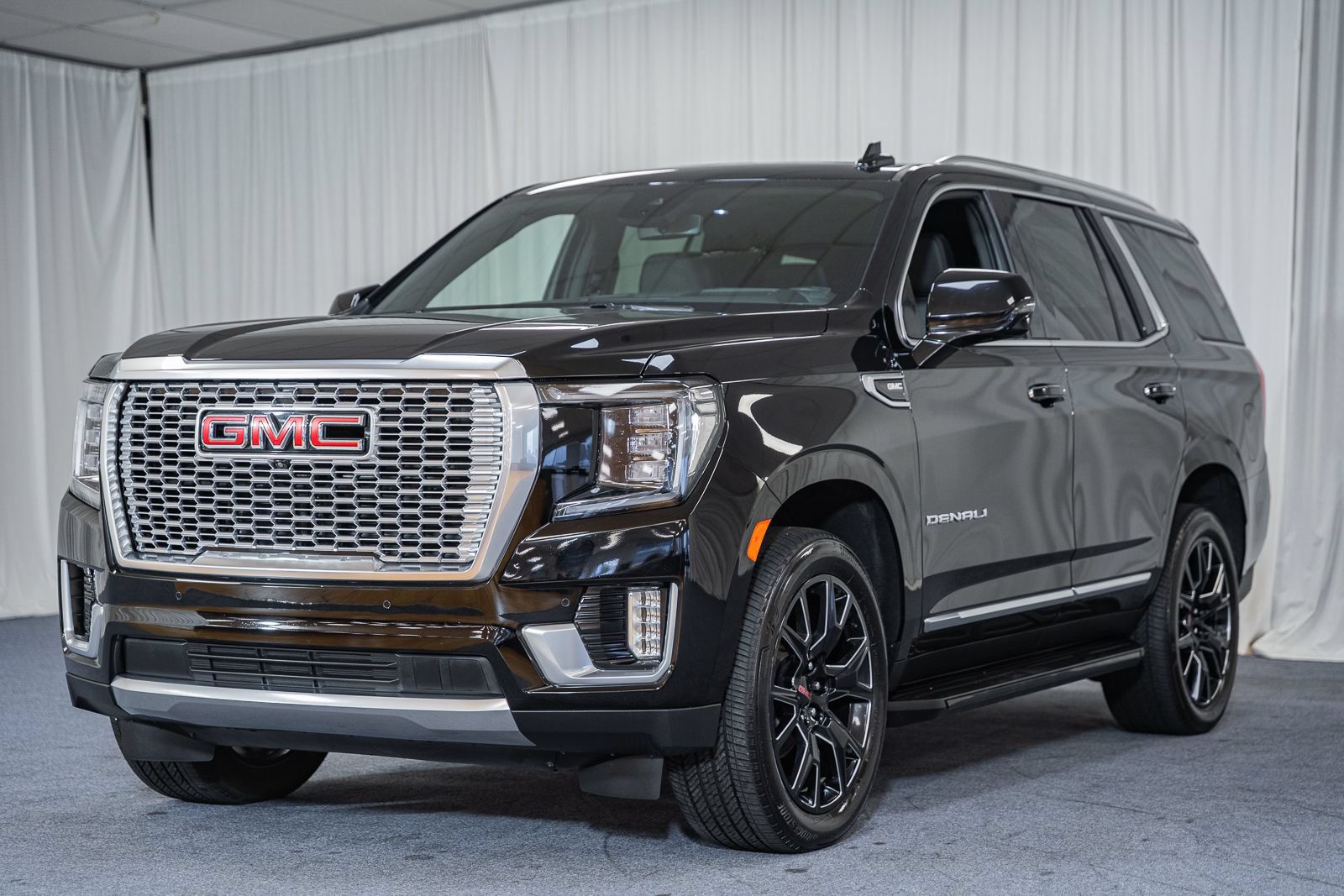 Used 2024 GMC Yukon Denali w/ Max Trailering Package AWD/4WD image 3