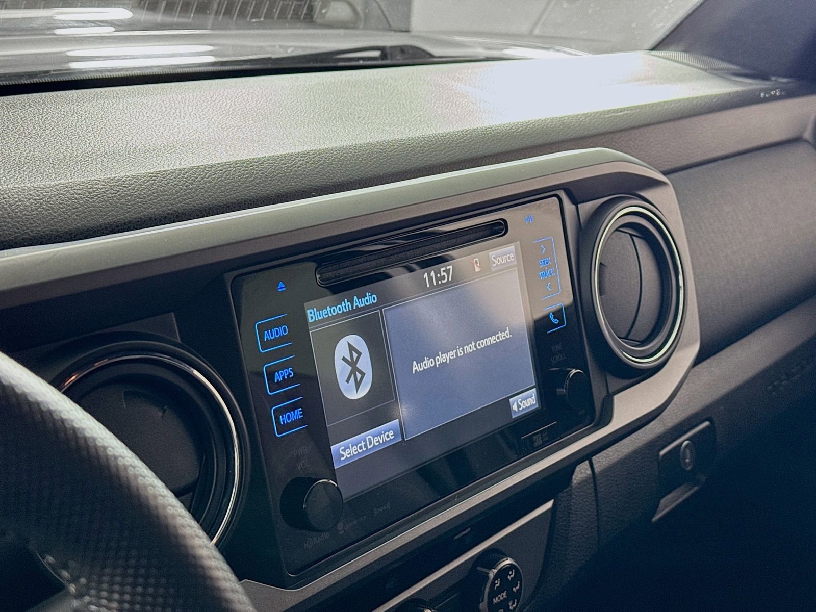 Used 2017 Toyota Tacoma TRD Sport image 11