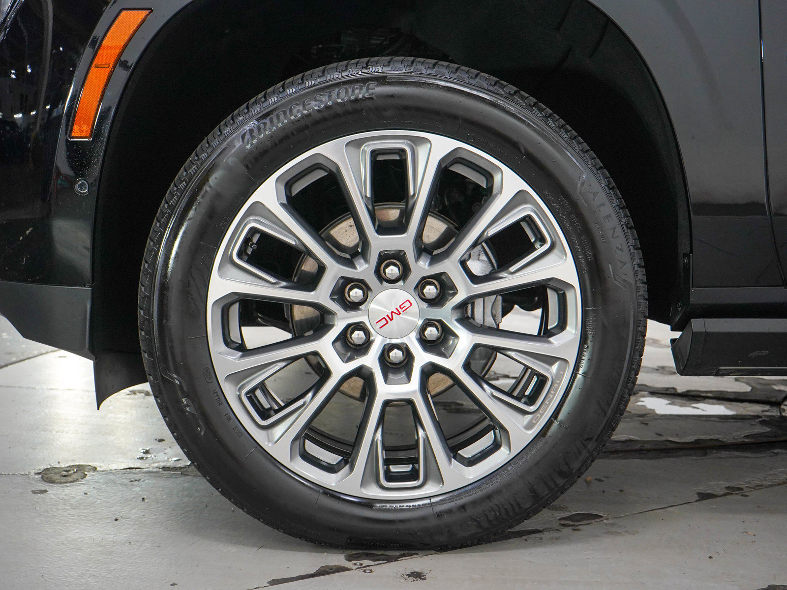 Used 2025 GMC Yukon Denali w/ Denali Reserve Package AWD/4WD image 31