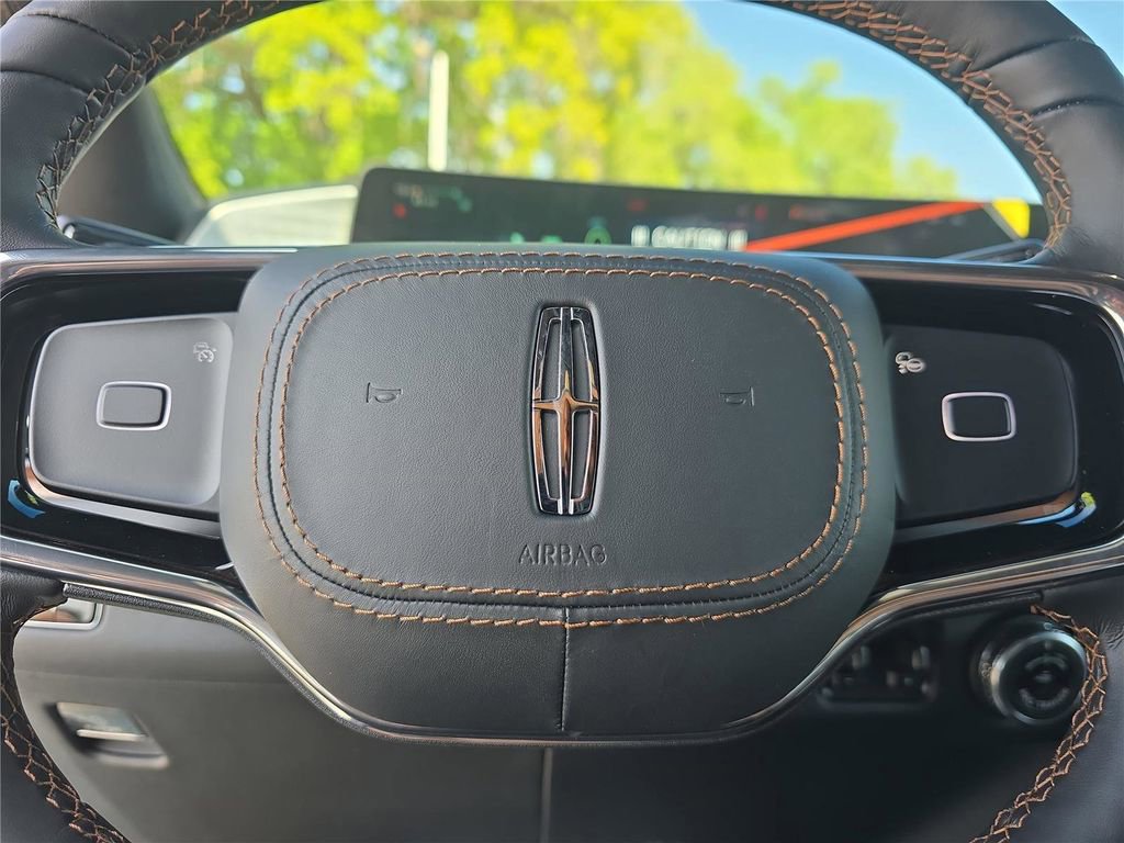 New 2026 Lincoln Navigator Black Label AWD/4WD image 24