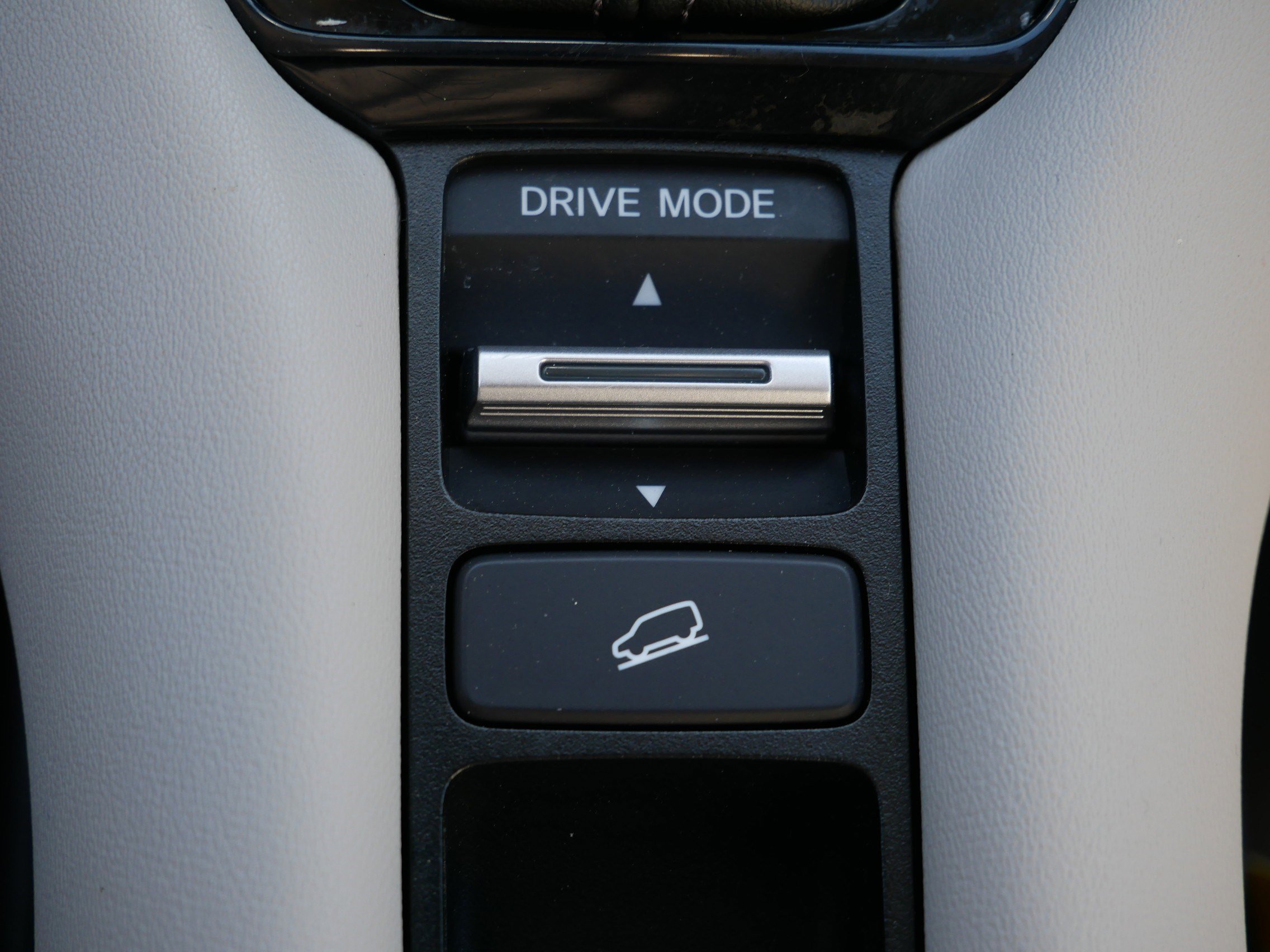 Used 2024 Honda HR-V LX image 29