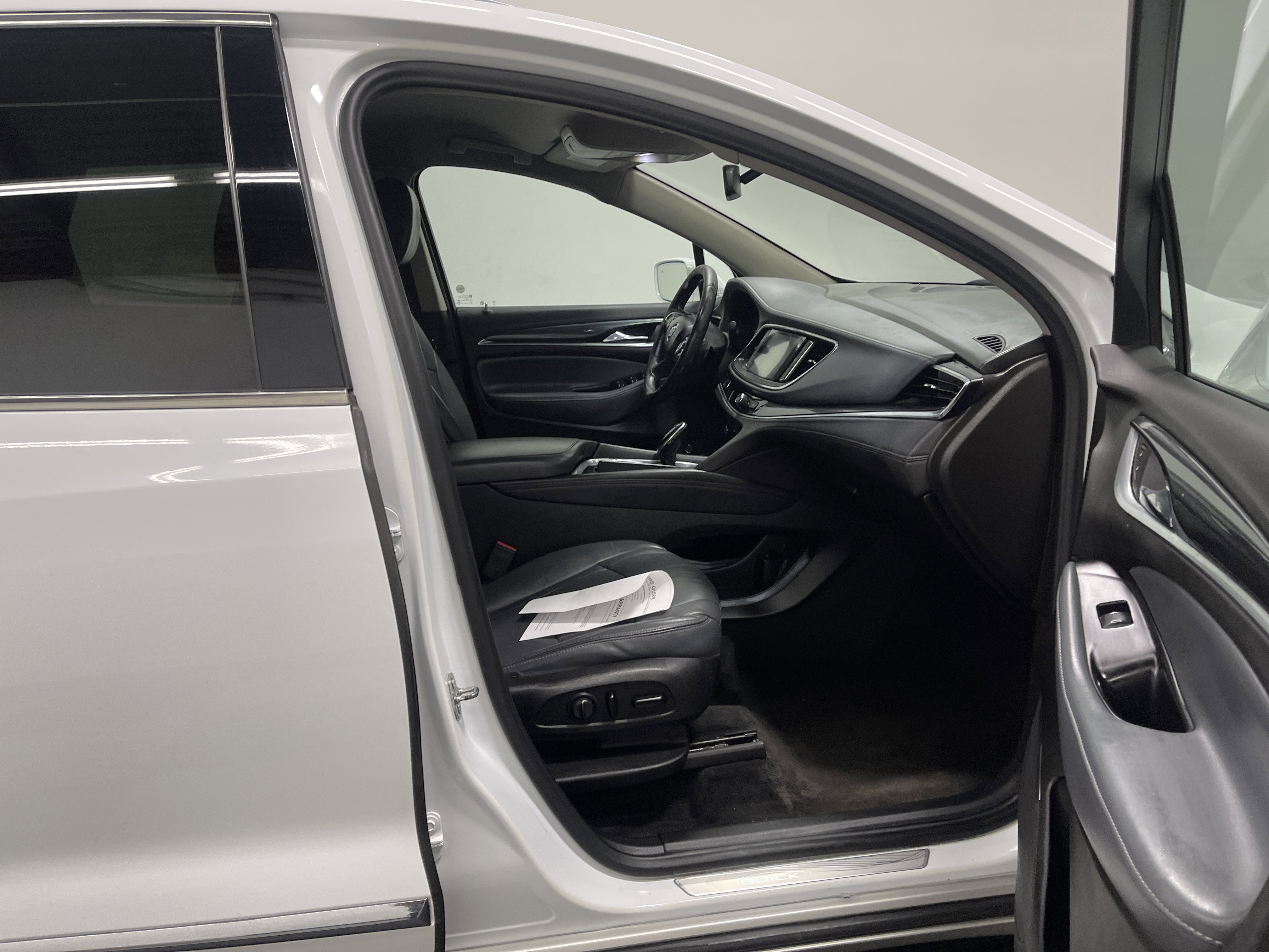 Used 2020 Buick Enclave Essence FWD image 26