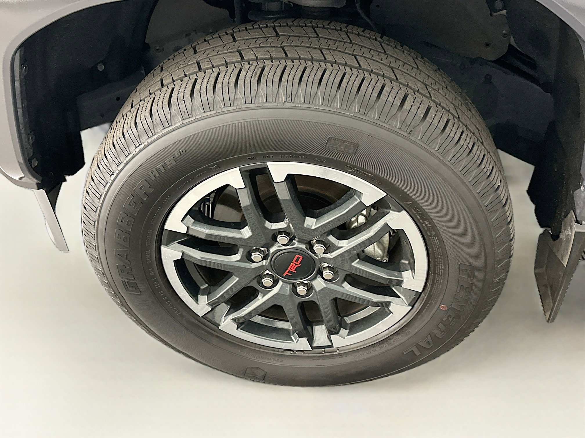 Used 2024 Toyota Tacoma TRD Sport w/ TRD Sport Upgrade Package image 11