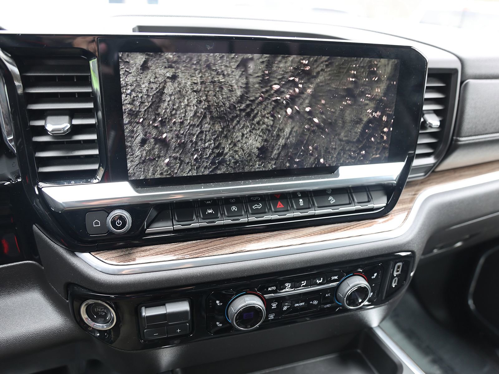 Used 2025 Chevrolet Silverado 1500 LT Trail Boss w/ Convenience Package II image 29