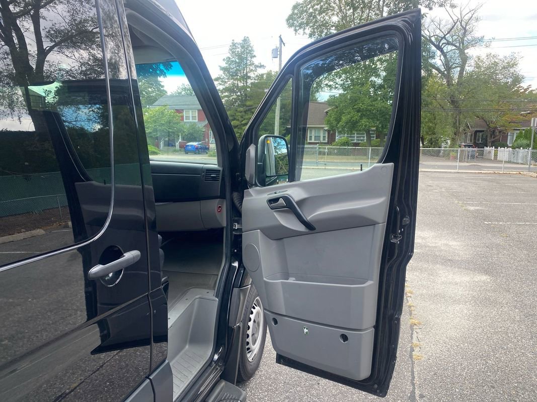 Used 2017 Mercedes-Benz Sprinter 3500 image 19