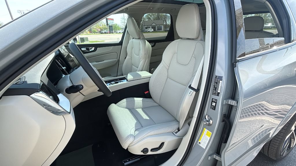 New 2026 Volvo XC60 T8 Ultra w/ Climate Package AWD/4WD image 24