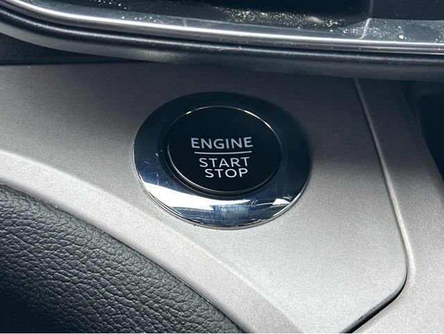 Used 2023 Ford Explorer XLT w/ Equipment Group 202A image 27