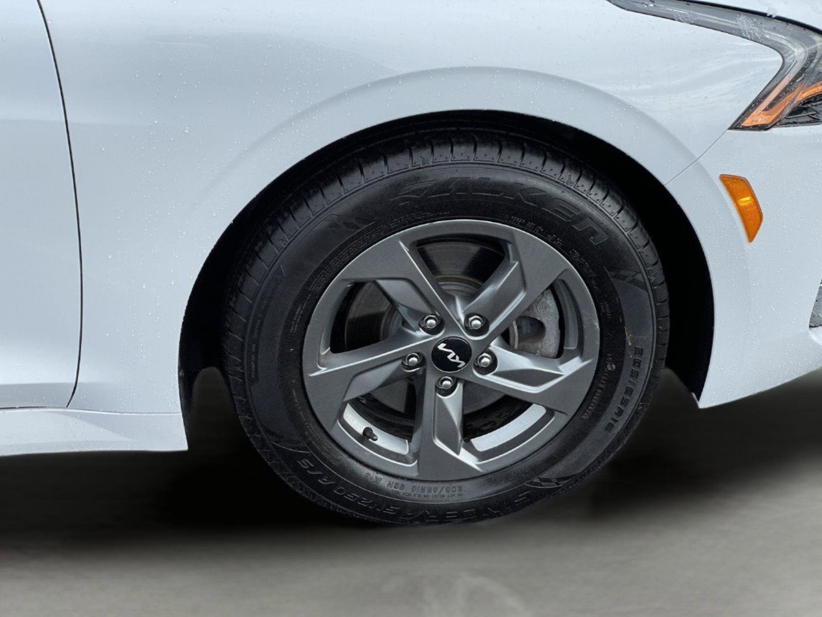 Used 2022 Kia K5 LXS image 10