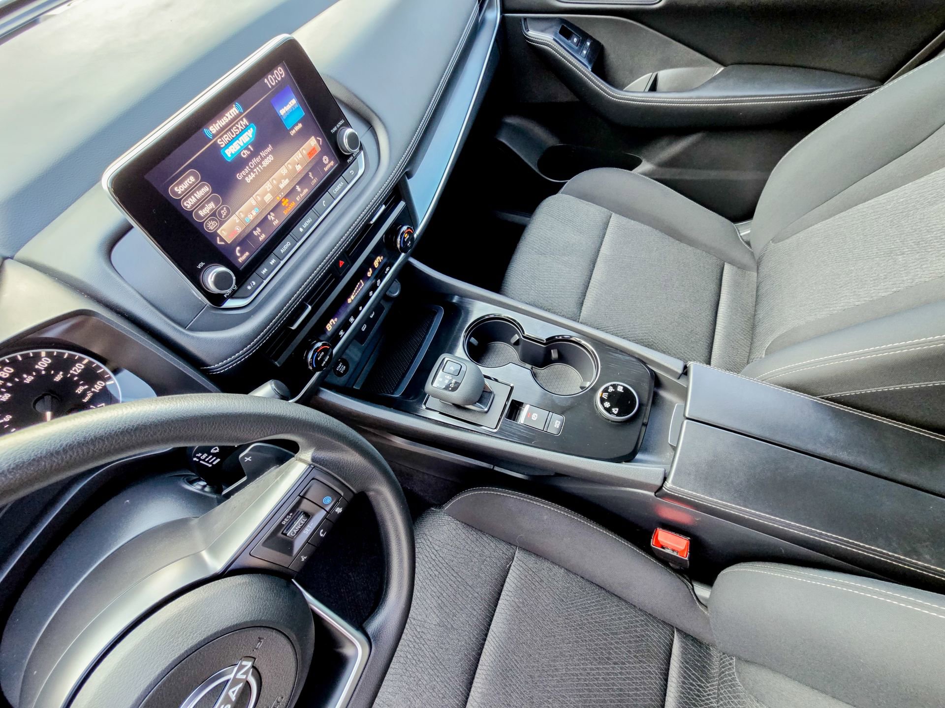 Used 2024 Nissan Rogue SV image 24