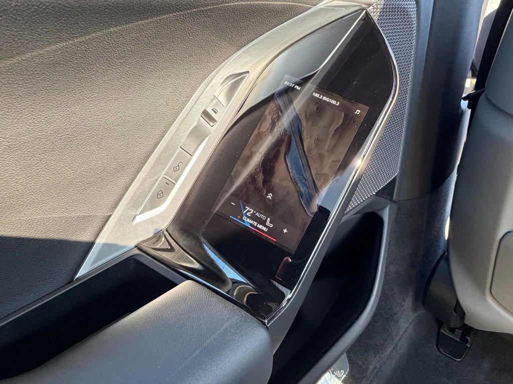 Used 2025 BMW 740i xDrive image 32