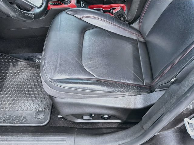 Used 2017 Jeep Renegade Trailhawk w/ Premium Trailhawk Package AWD/4WD image 20