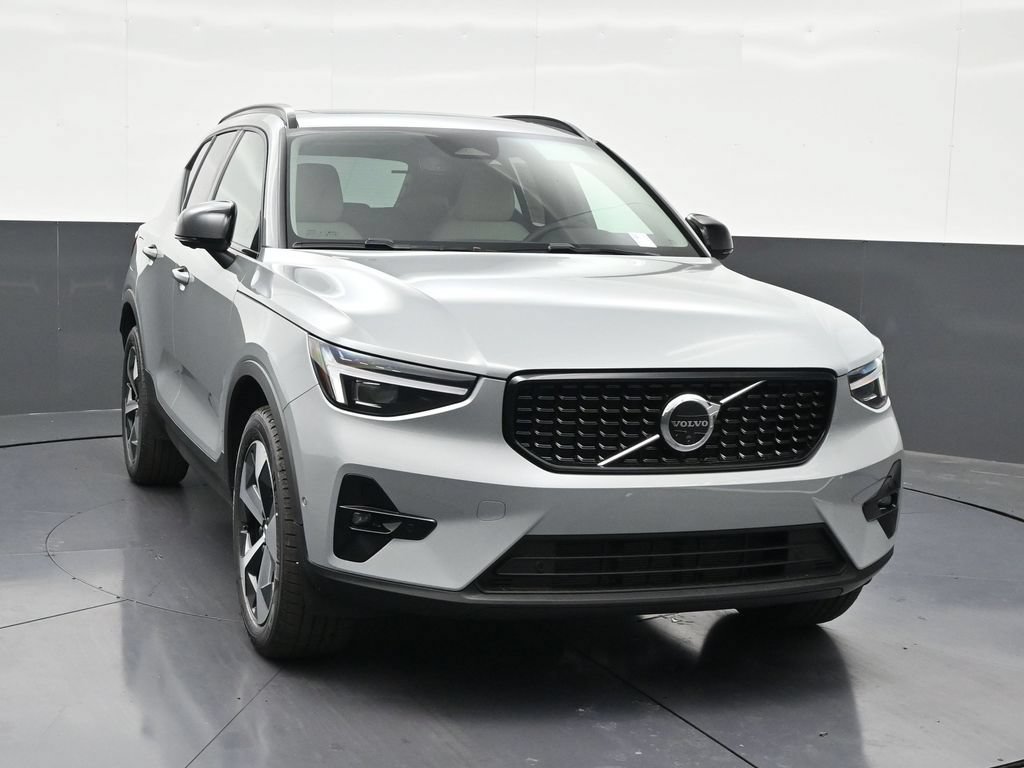 New 2026 Volvo XC40 B5 Plus w/ Protection Package Premier AWD/4WD image 7