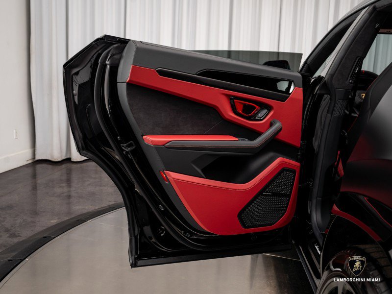 Used 2024 Lamborghini Urus S image 47