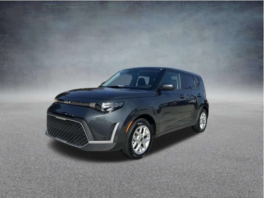 Used 2025 Kia Soul LX w/ LX Technology Package FWD image 8