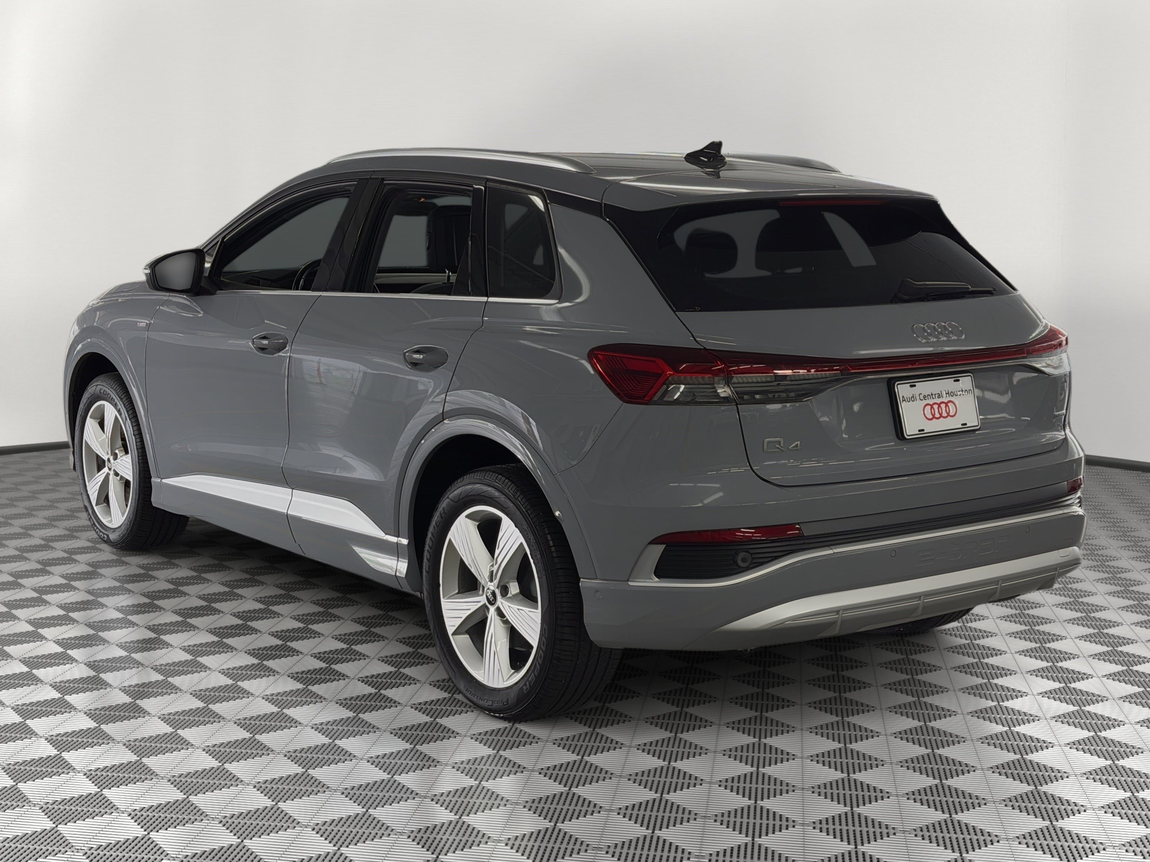 Certified 2023 Audi Q4 e-tron Prestige AWD/4WD image 3