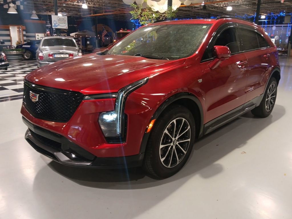 Used 2024 Cadillac XT4 Sport w/ Active Safety Package AWD/4WD image 4