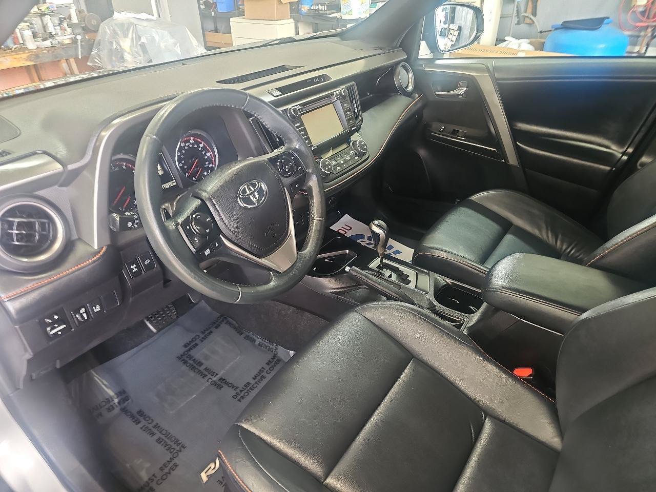 Used 2017 Toyota RAV4 SE AWD/4WD image 16