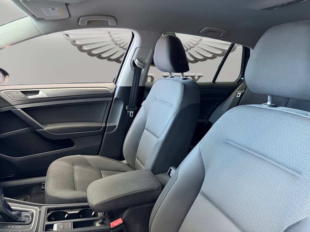 Used 2019 Volkswagen e-Golf SE w/ Driver Assistance Package FWD image 9