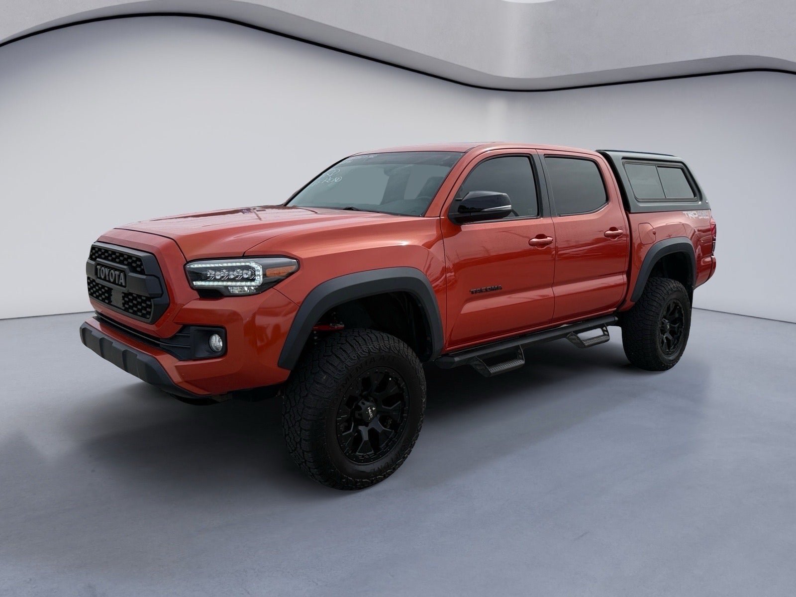 Used 2016 Toyota Tacoma TRD Off-Road w/ Premium & Technology Package AWD/4WD image 1