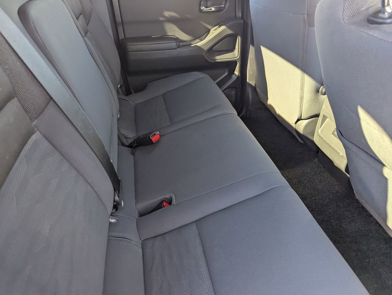 Certified 2024 Nissan Frontier SV image 15