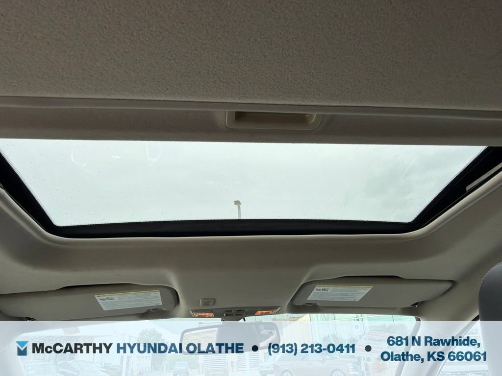 Used 2016 Ford Fiesta Titanium FWD image 11