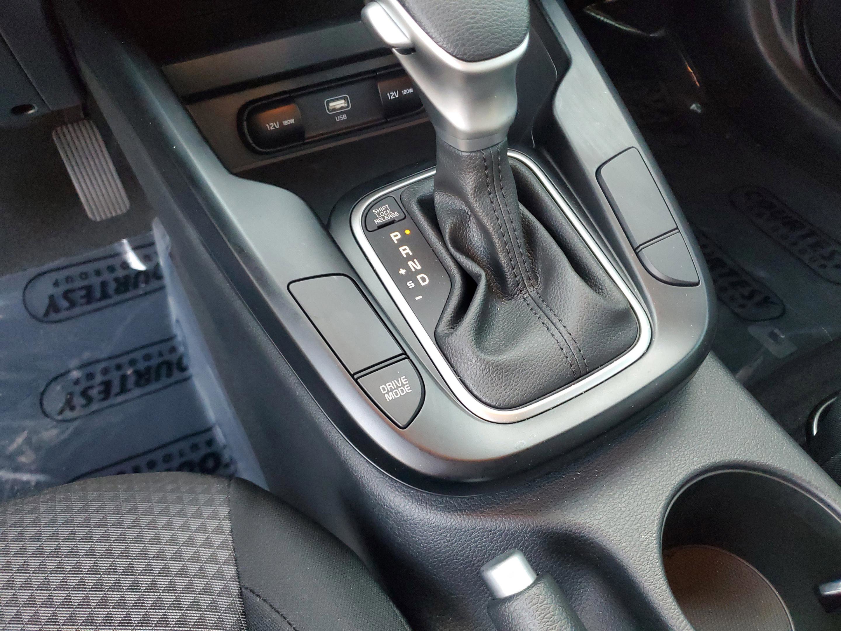 Used 2025 Kia Soul LX w/ LX Technology Package image 24