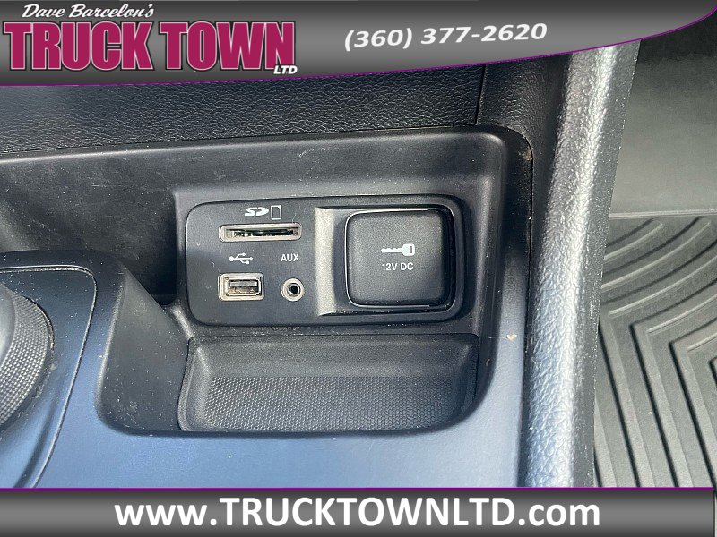 Used 2018 Jeep Cherokee Latitude Plus AWD/4WD image 32