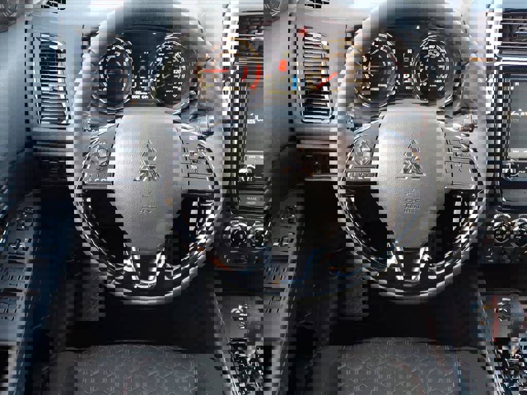 New 2026 Mitsubishi Outlander Sport LE image 5