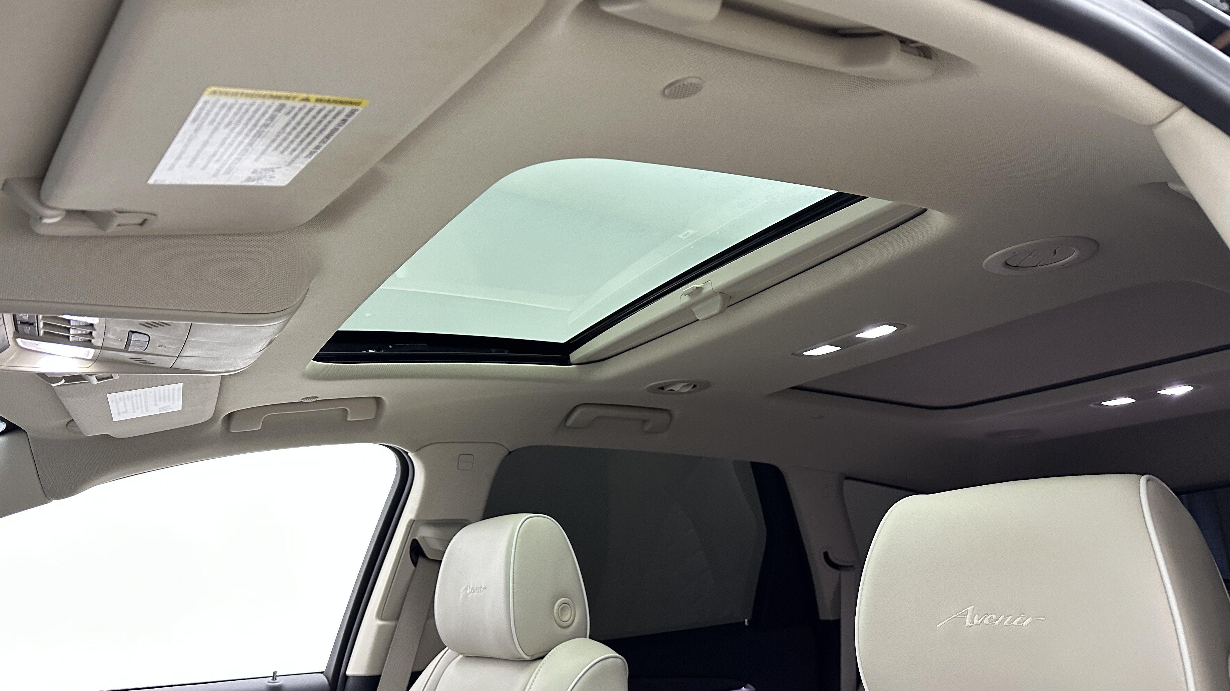 Used 2024 Buick Enclave Avenir w/ Avenir Technology Package FWD image 5