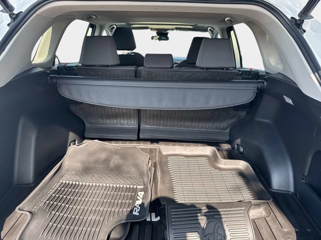 Used 2021 Toyota RAV4 XLE w/ Convenience Package AWD/4WD image 5