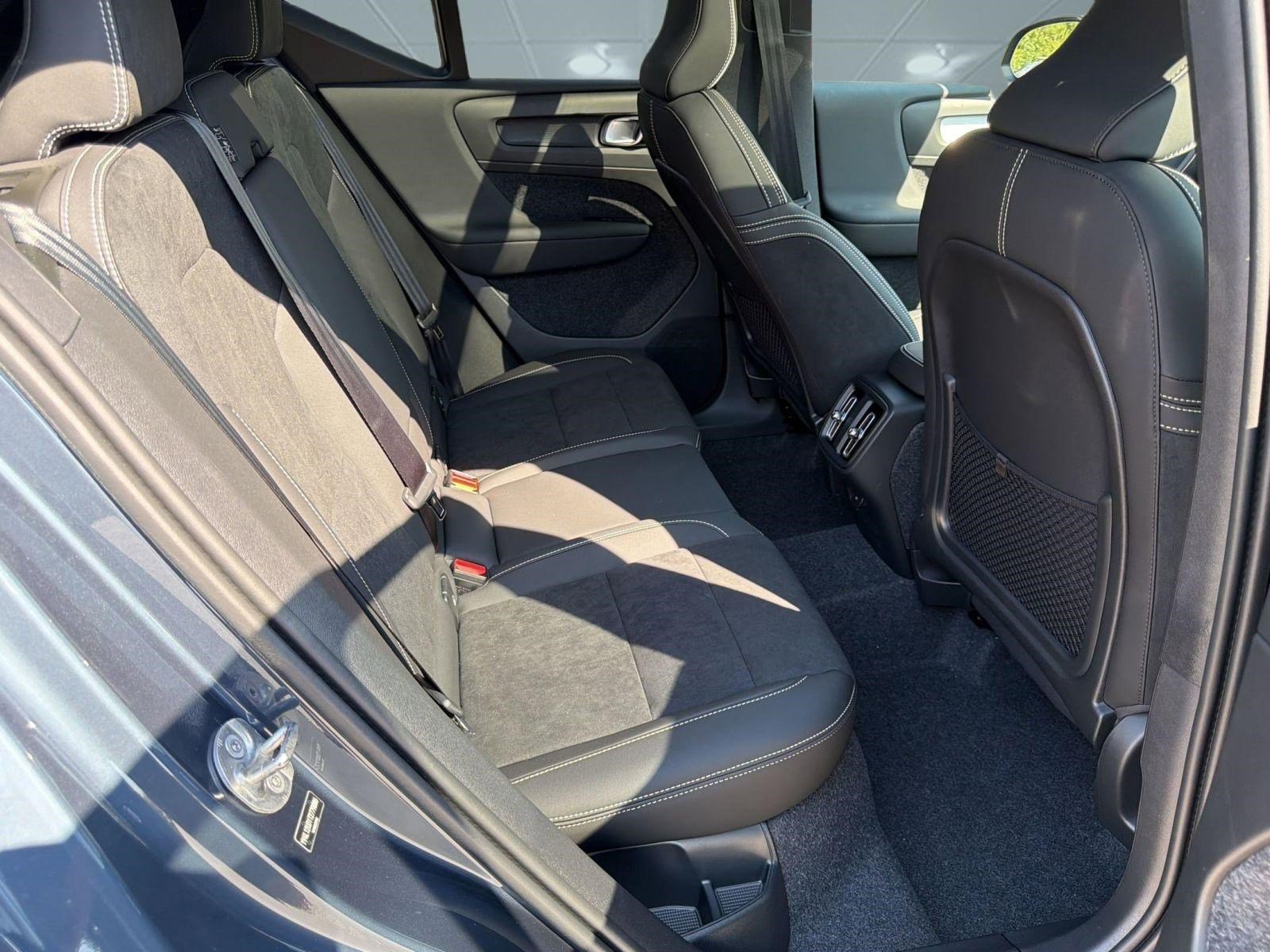 New 2026 Volvo XC40 B5 Ultra w/ Protection Package Premier image 29