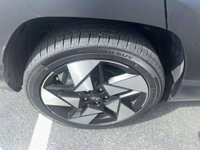 Used 2024 Hyundai Kona Limited image 20