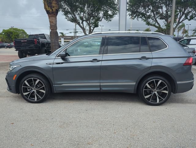 Certified 2022 Volkswagen Tiguan SEL R-Line image 4